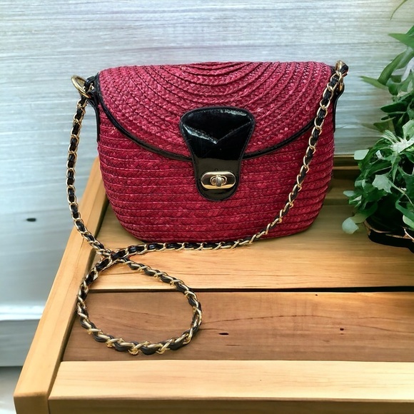 Woven Twist Lock Crossbody Bag Gold Chain
Detail Purse Black Strap Design Red - Picture 1 of 14